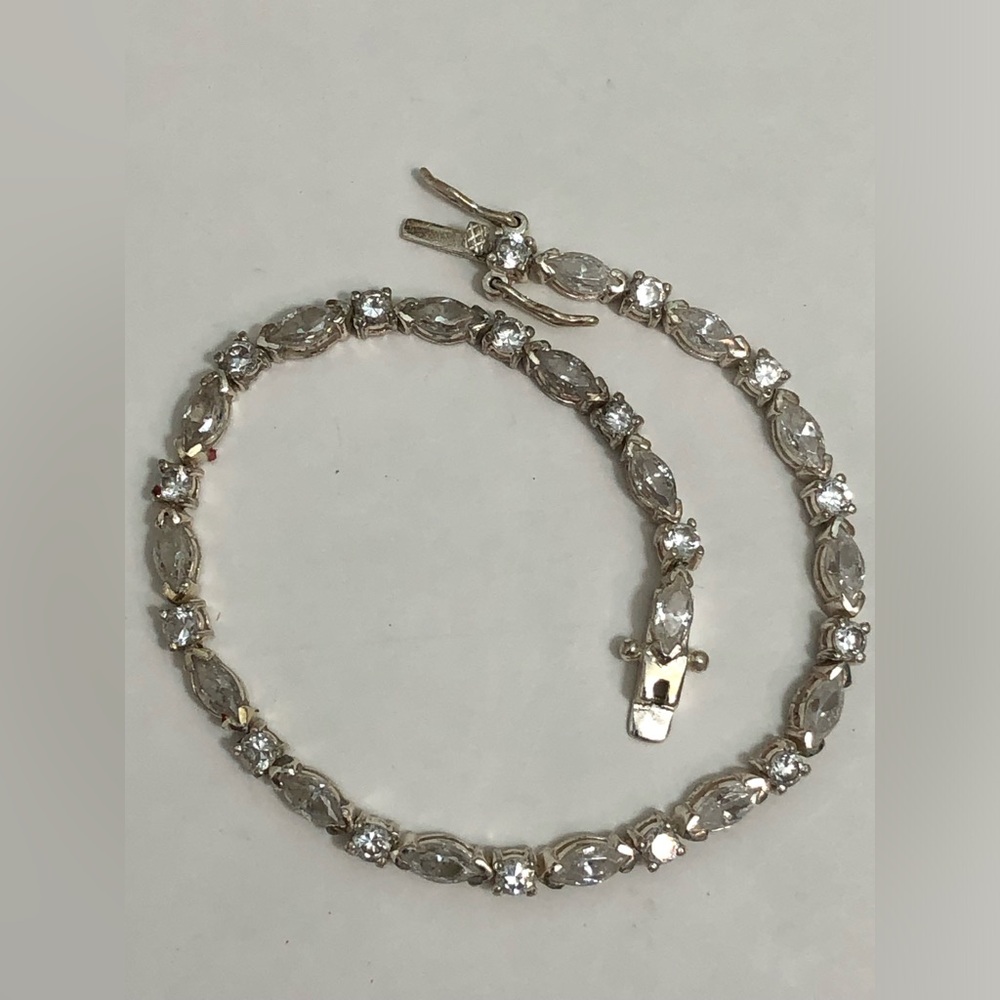 Sterling Silver 925 SU Tennis Bracelet  White Stones  Size 7.5